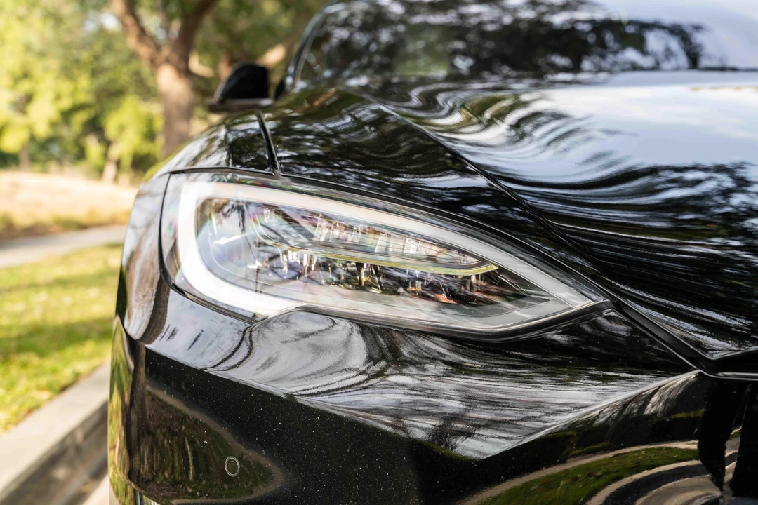 2020 Tesla Model S - Image 10 of 31