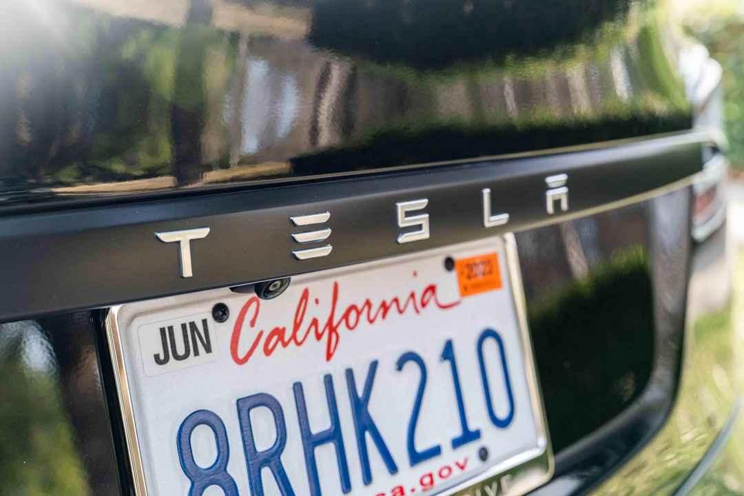 2020 Tesla Model S - Image 22 of 31