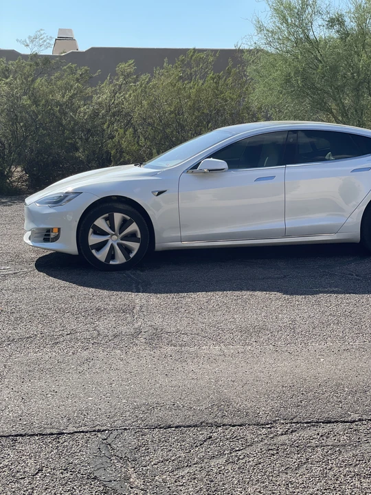 2020 Tesla Model S - Image 11 of 31