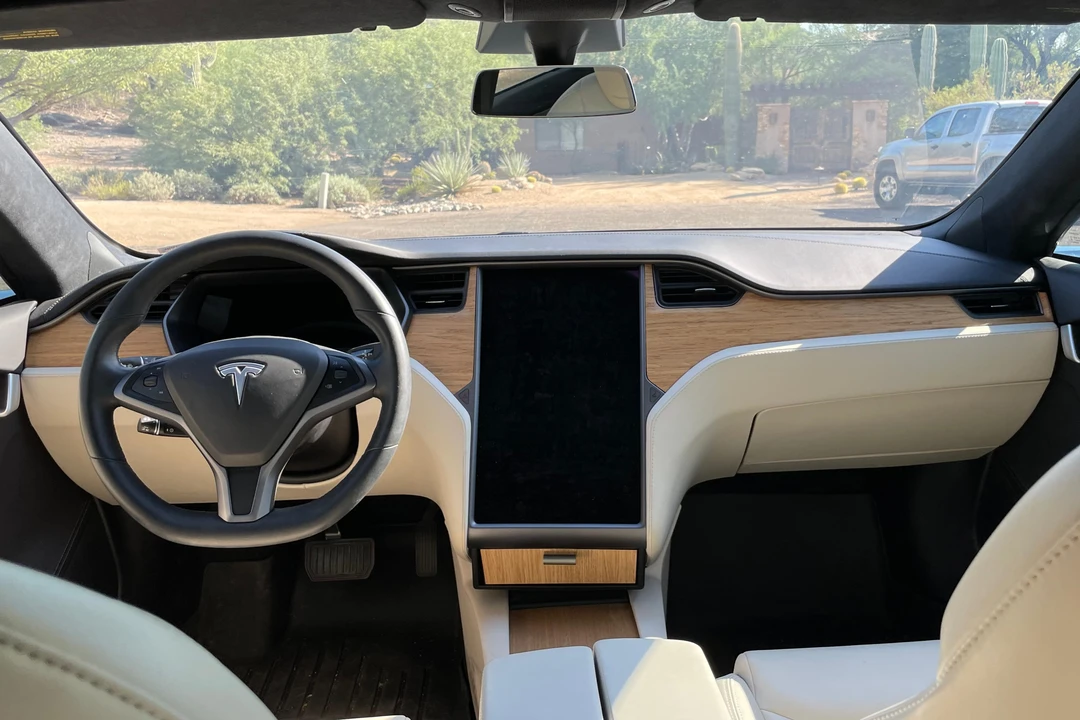 2020 Tesla Model S - Image 24 of 31
