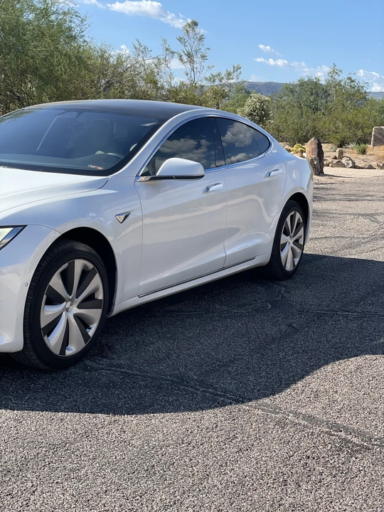 2020 Tesla Model S - Image 12 of 31