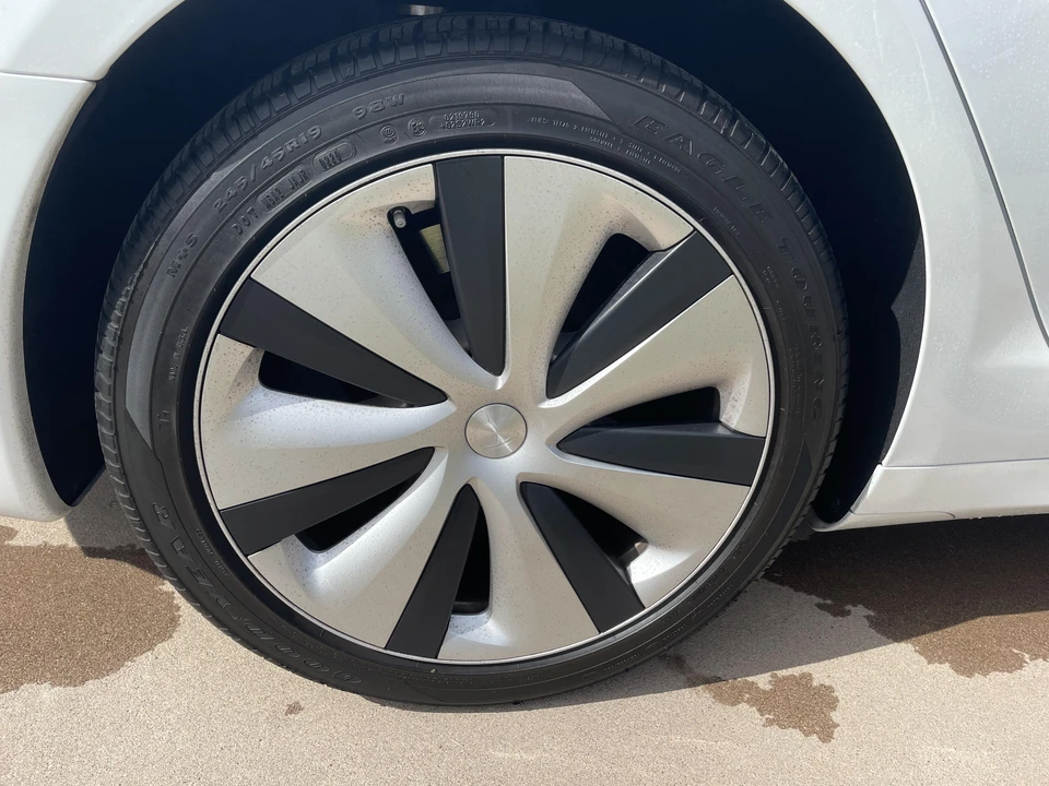 2020 Tesla Model S - Image 23 of 31