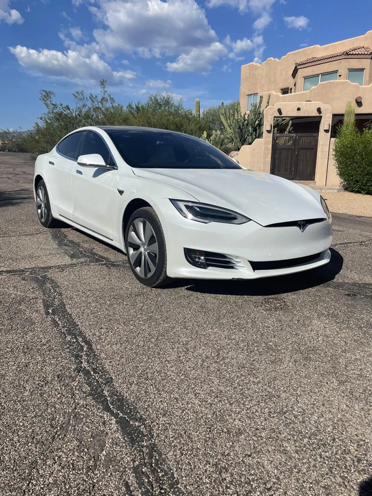 2020 Tesla Model S - Image 10 of 31