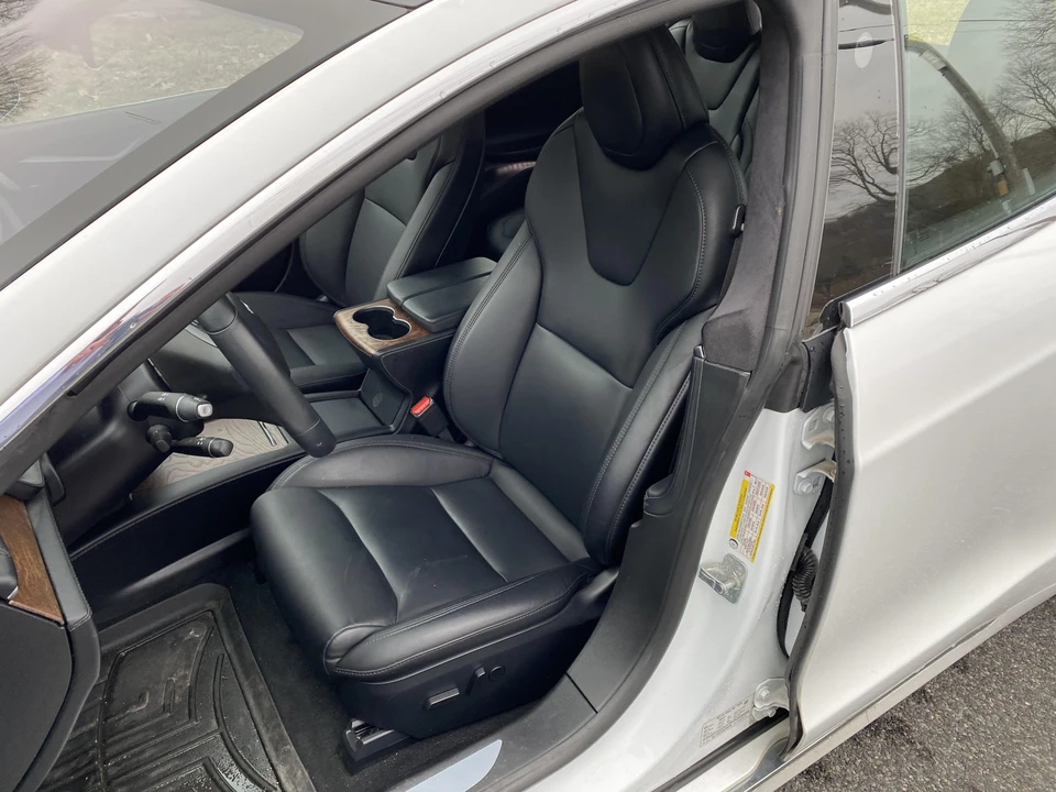 2020 Tesla Model S - Image 29 of 31