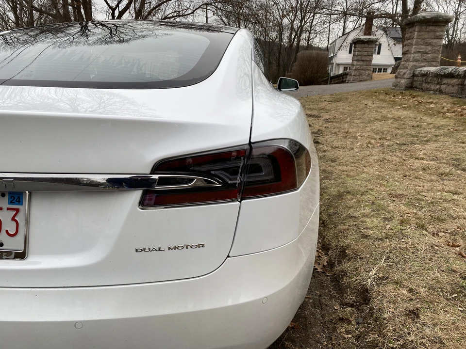 2020 Tesla Model S - Image 15 of 31