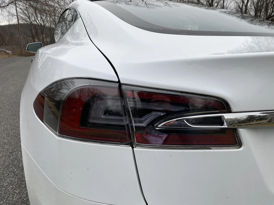 2020 Tesla Model S - Image 14 of 31