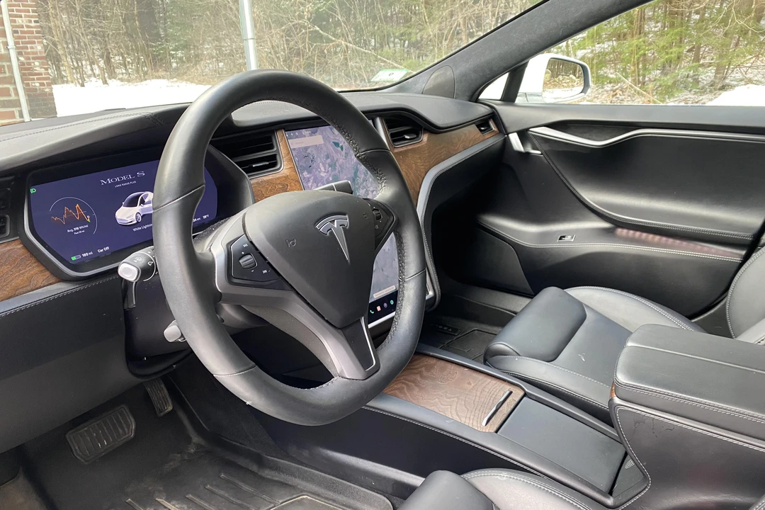 2020 Tesla Model S - Image 25 of 31