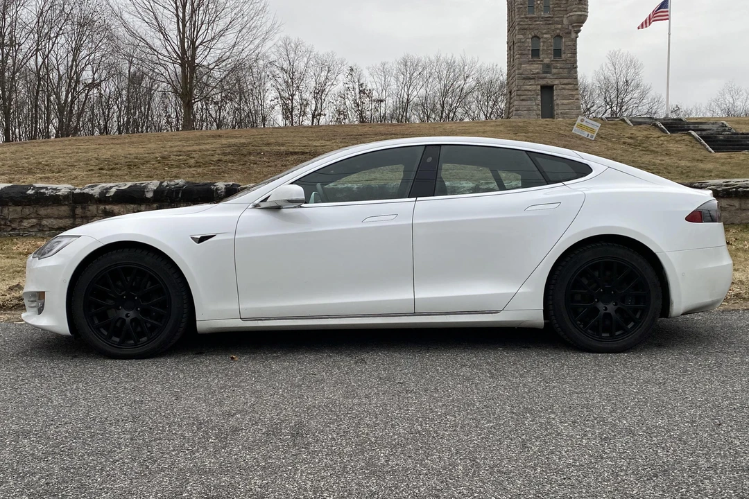 2020 Tesla Model S - Image 3 of 31