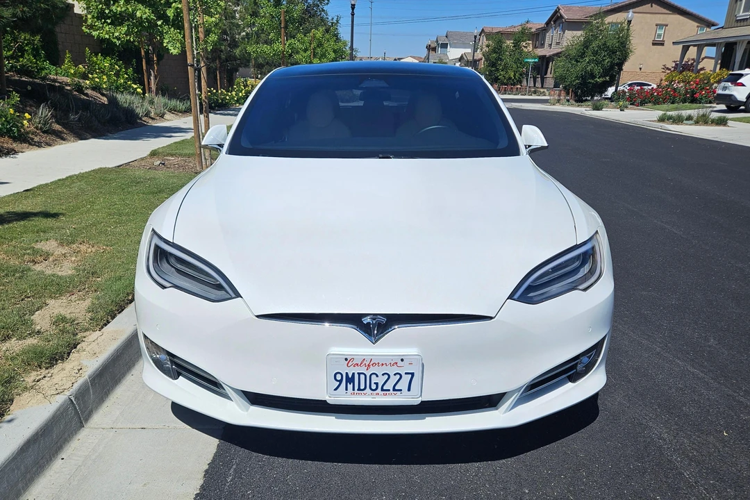 2020 Tesla Model S - Image 2 of 31