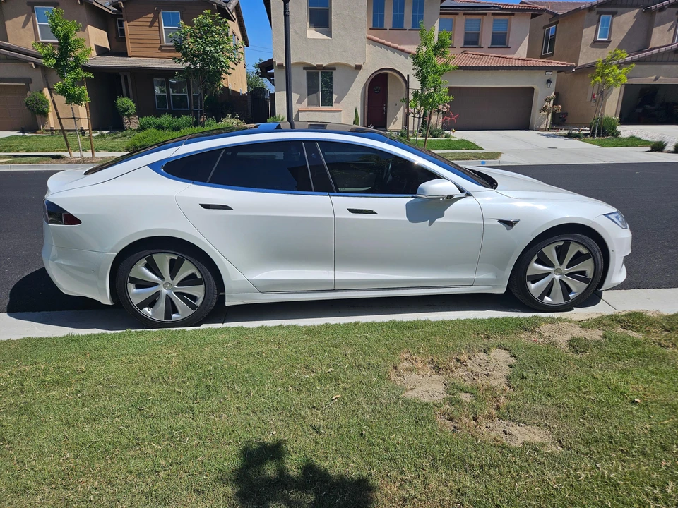2020 Tesla Model S - Image 15 of 31