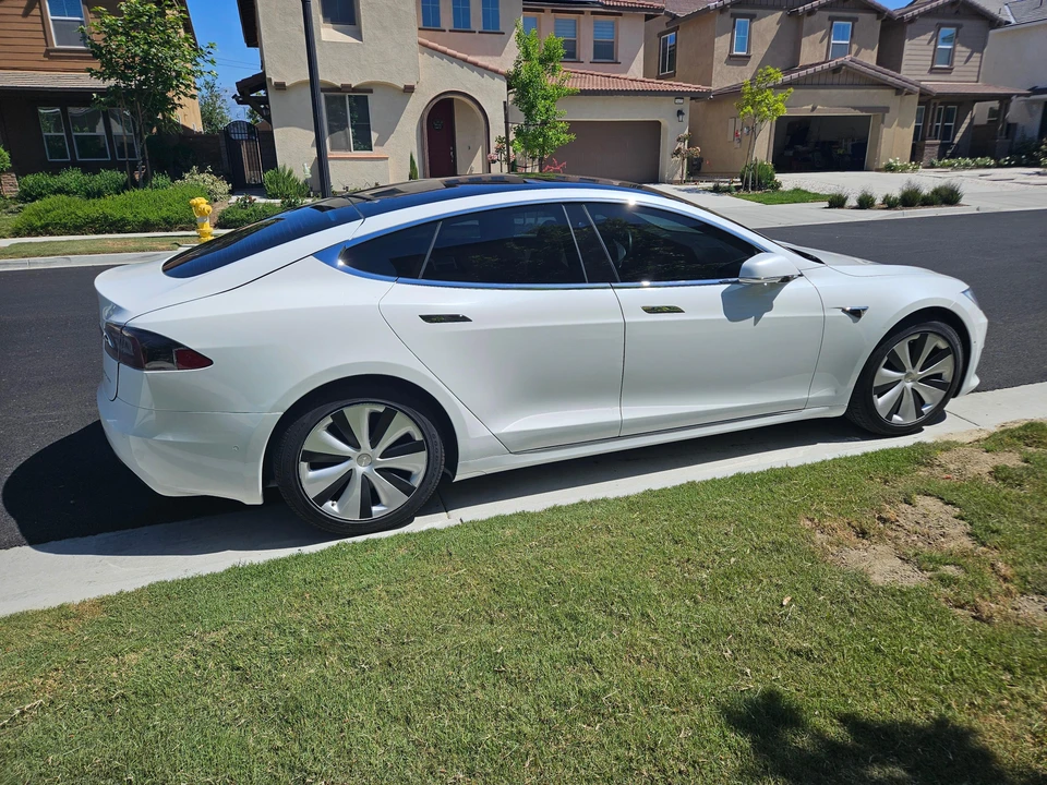 2020 Tesla Model S - Image 14 of 31