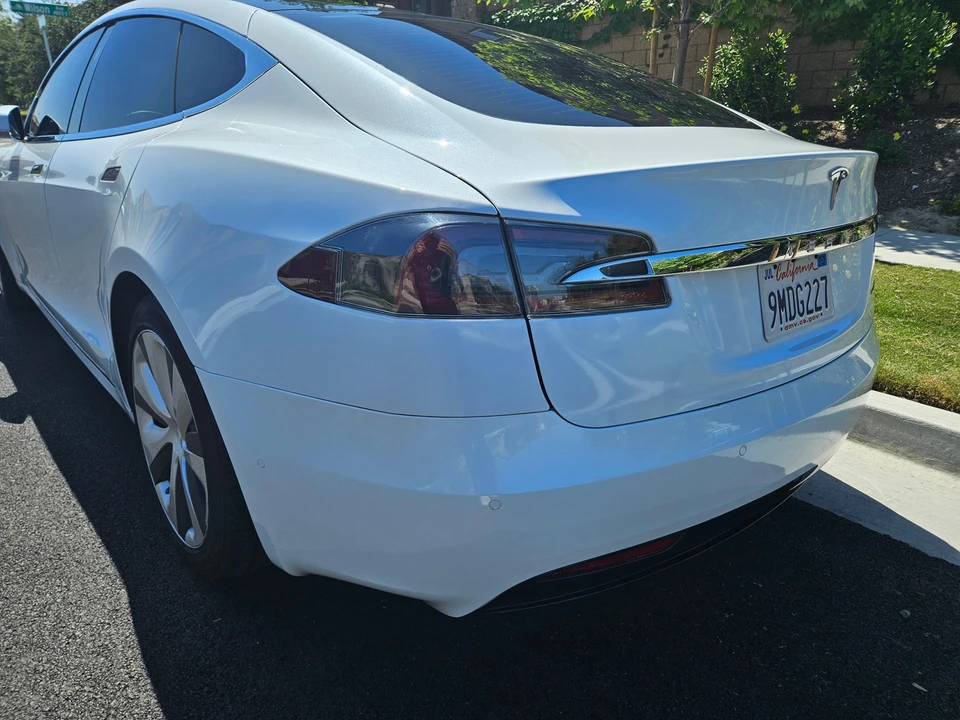 2020 Tesla Model S - Image 25 of 31
