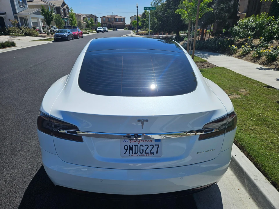 2020 Tesla Model S - Image 11 of 31