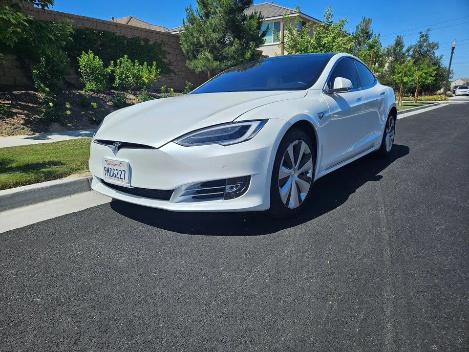 2020 Tesla Model S - Image 7 of 31
