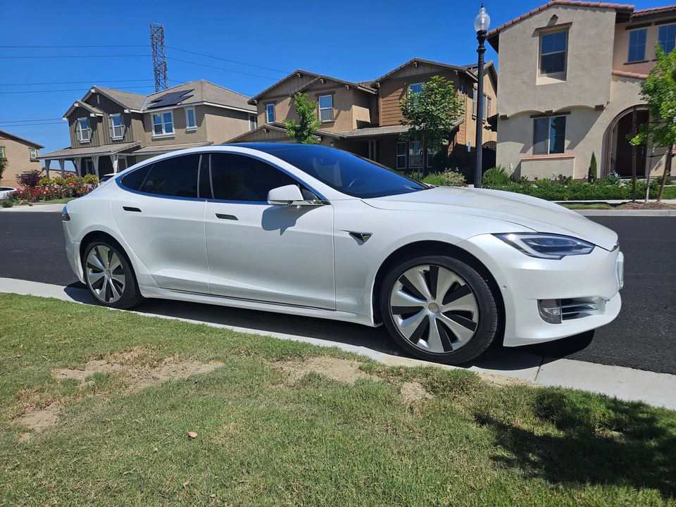 2020 Tesla Model S - Image 16 of 31