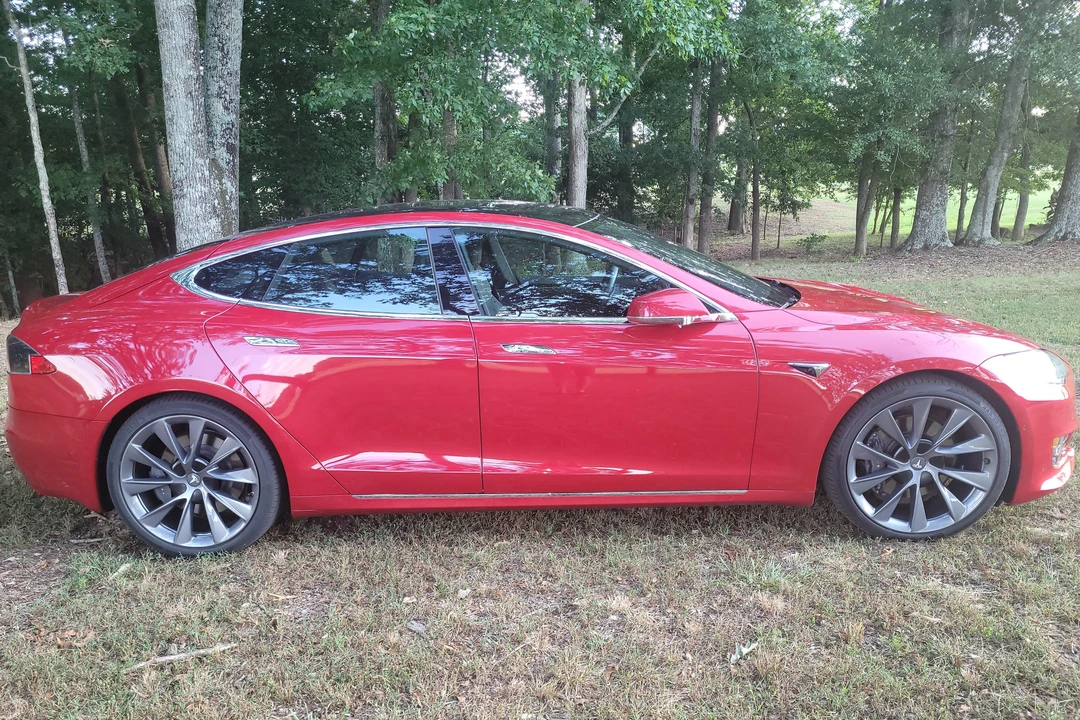 2020 Tesla Model S - Image 13 of 31