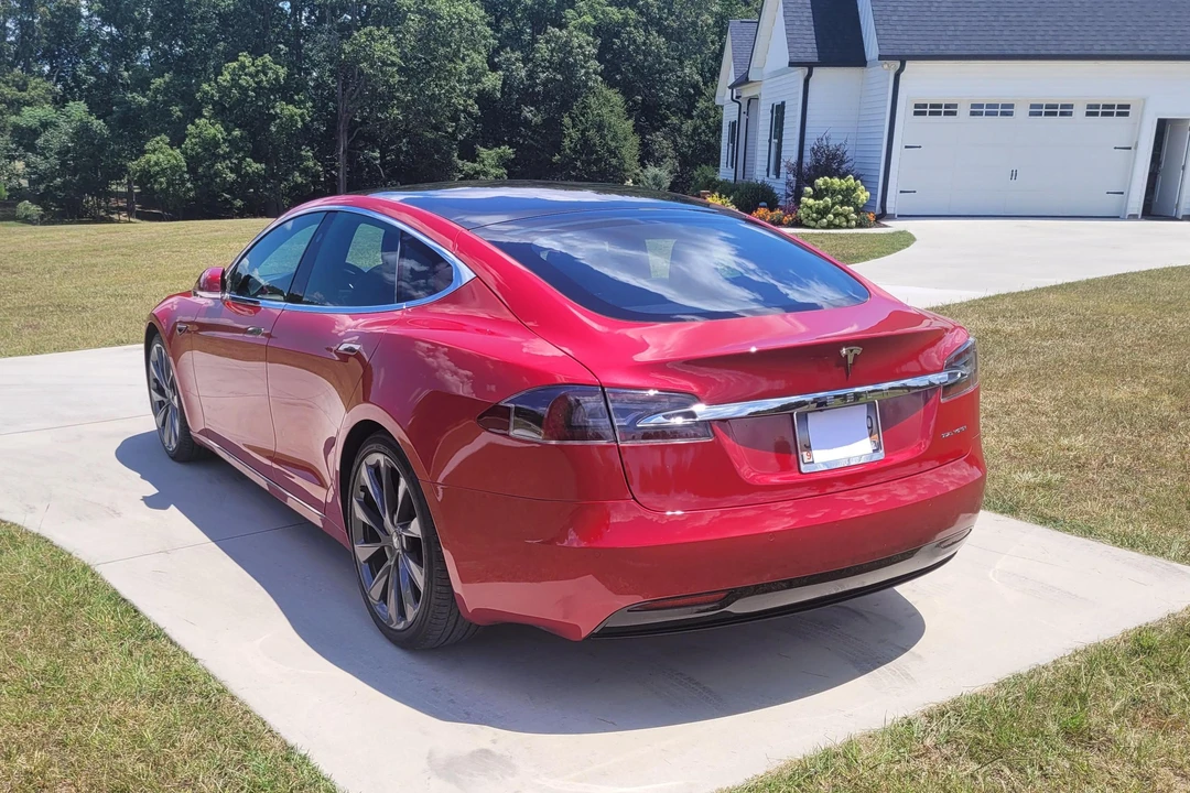 2020 Tesla Model S - Image 10 of 31