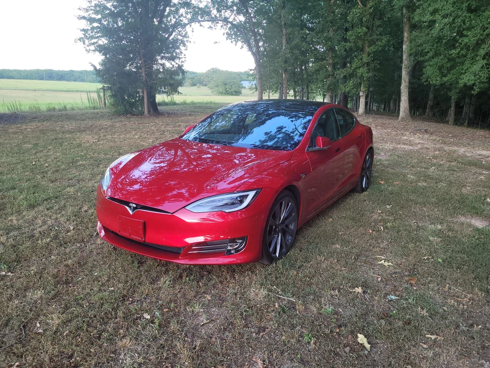2020 Tesla Model S - Image 8 of 31