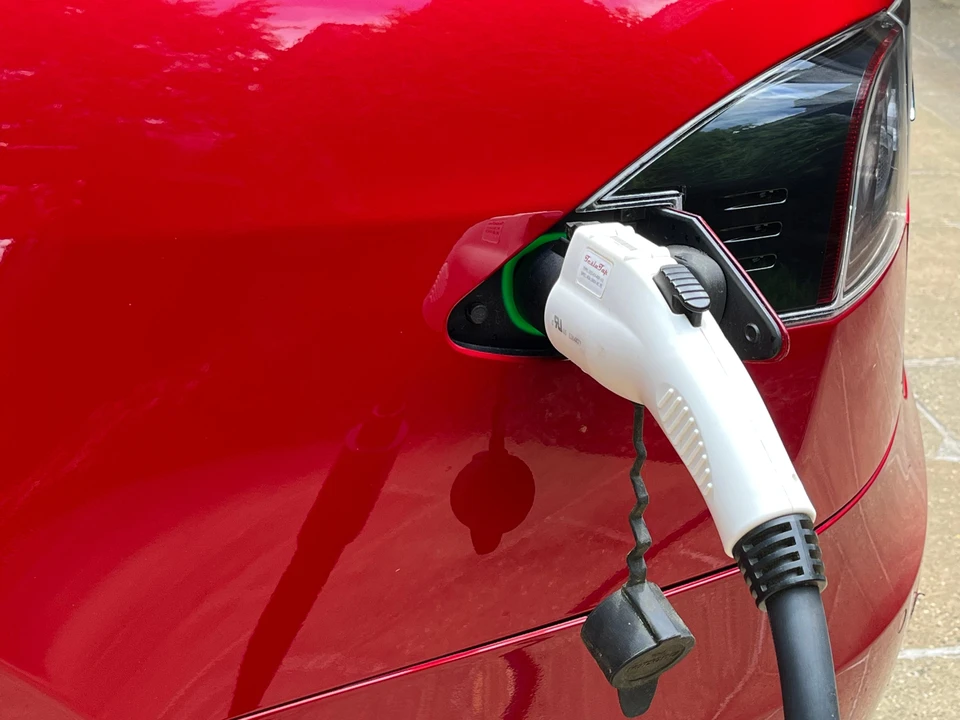 2020 Tesla Model S - Image 26 of 31