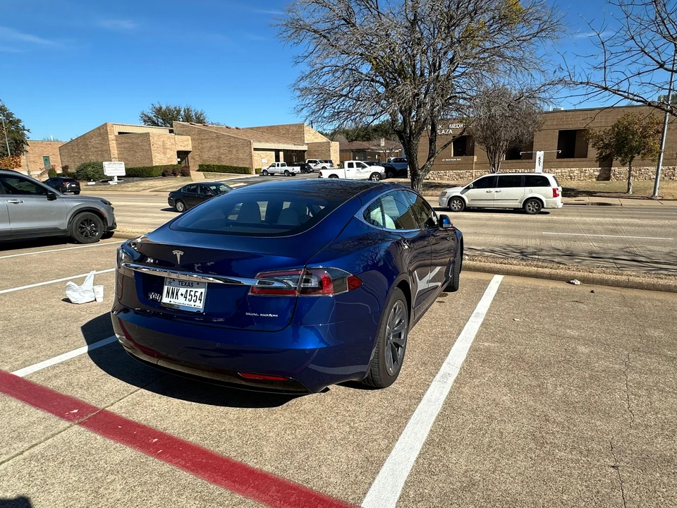 2020 Tesla Model S - Image 11 of 31