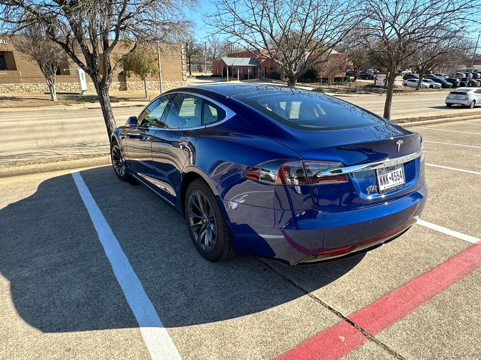 2020 Tesla Model S - Image 8 of 31