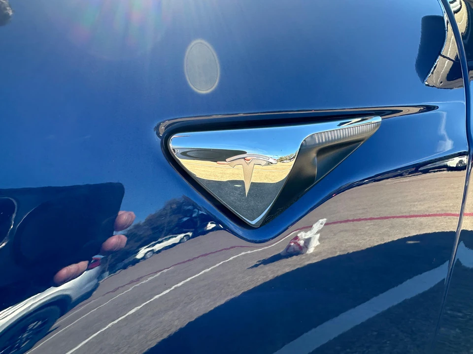 2020 Tesla Model S - Image 17 of 31