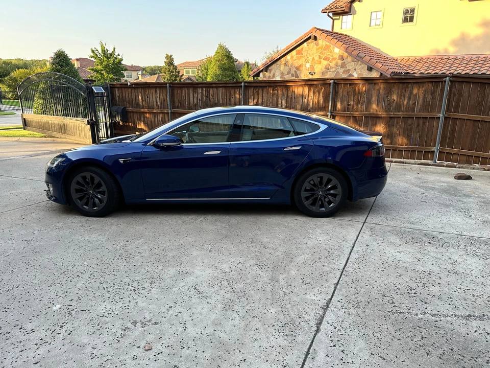 2020 Tesla Model S - Image 7 of 31