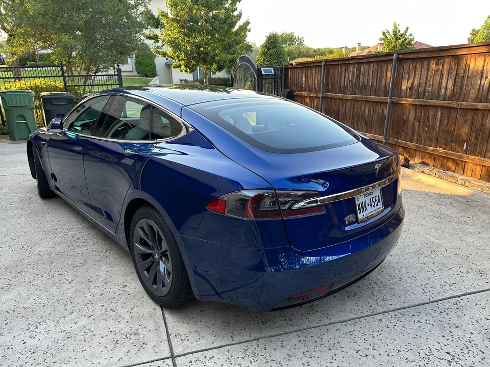 2020 Tesla Model S - Image 9 of 31