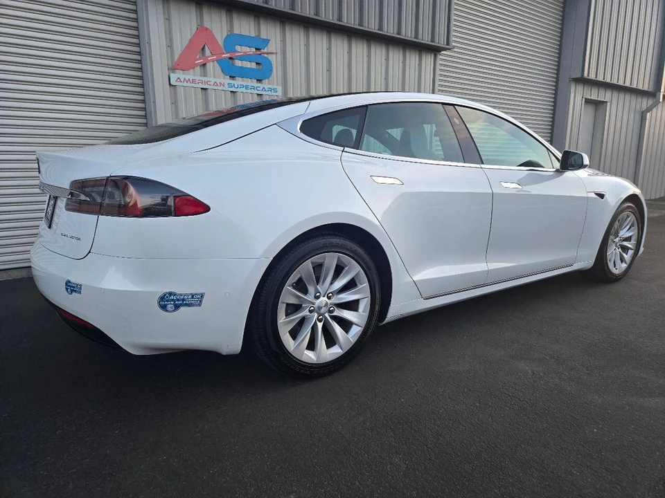 2020 Tesla Model S - Image 7 of 21