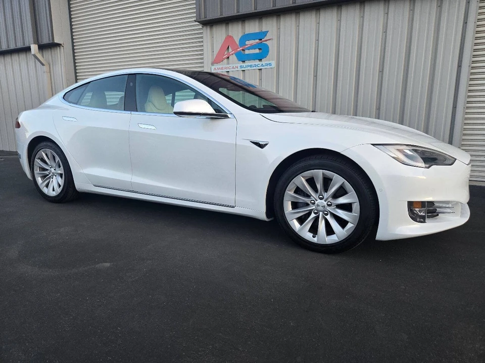 2020 Tesla Model S - Image 10 of 21