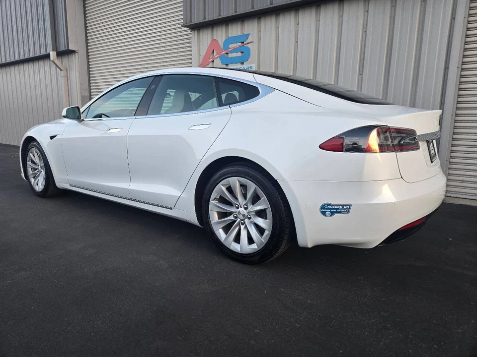 2020 Tesla Model S - Image 5 of 21