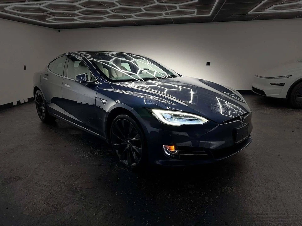 2020 Tesla Model S - Image 3 of 10