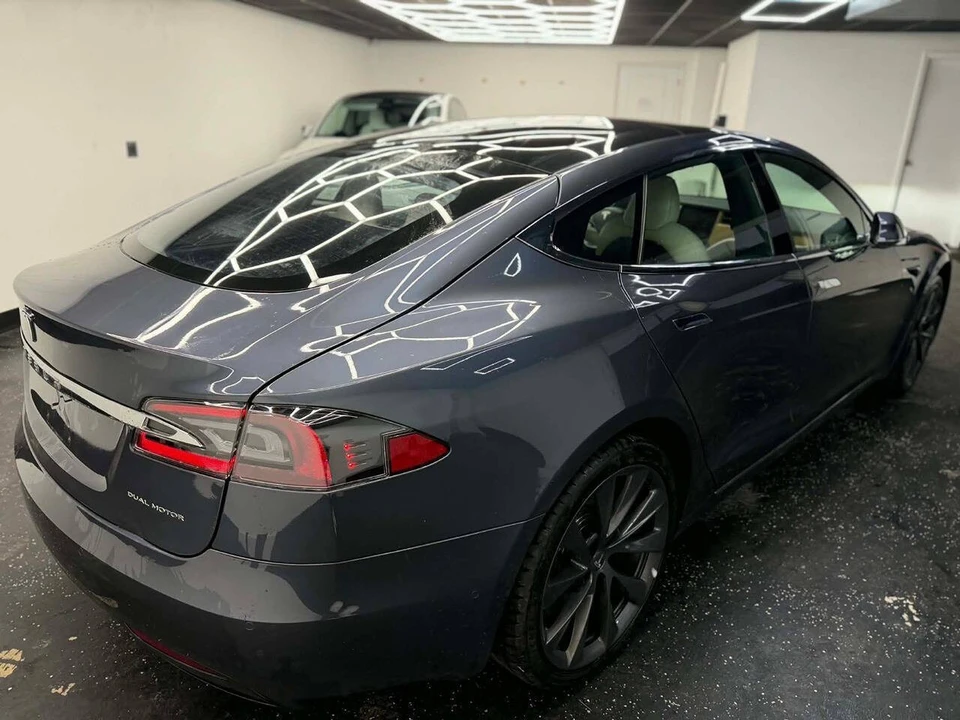 2020 Tesla Model S - Image 8 of 10