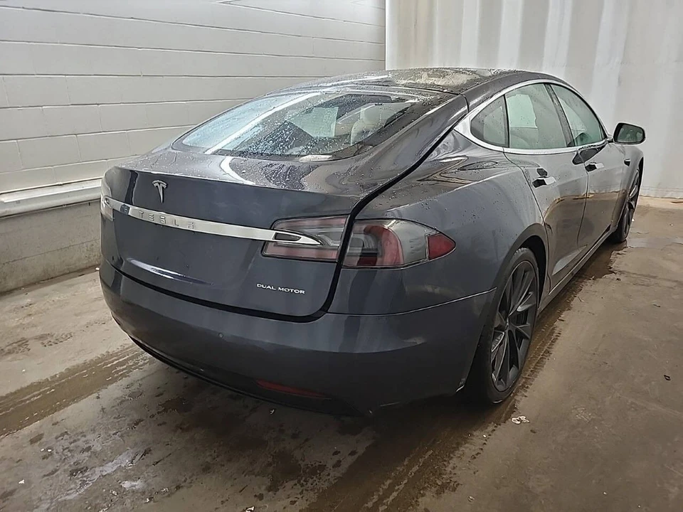 2020 Tesla Model S - Image 2 of 3