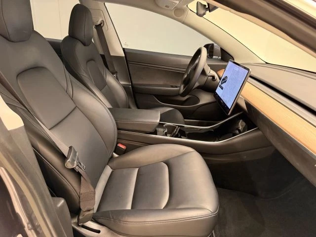 2020 Tesla Model S - Image 19 of 20