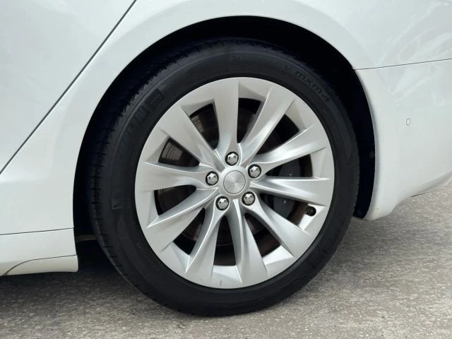 2020 Tesla Model S - Image 16 of 21