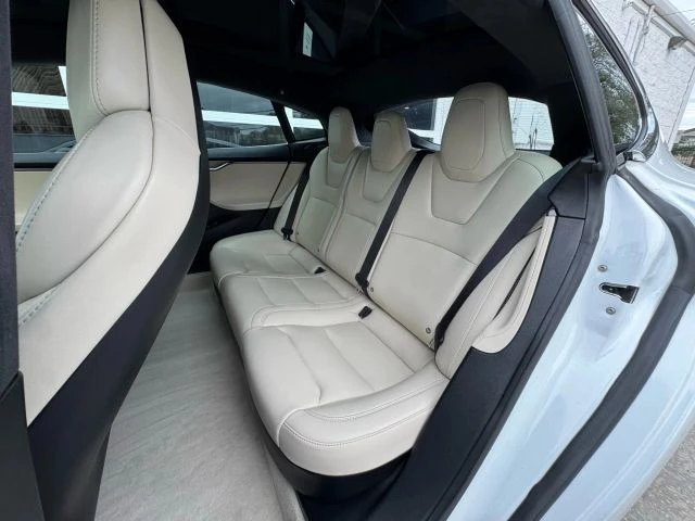 2020 Tesla Model S - Image 19 of 21