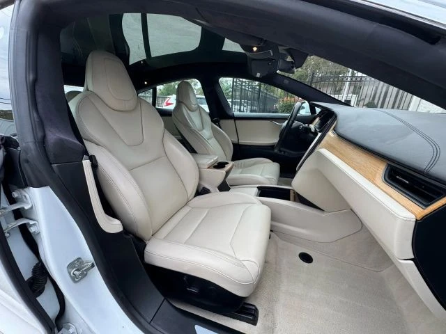 2020 Tesla Model S - Image 9 of 21