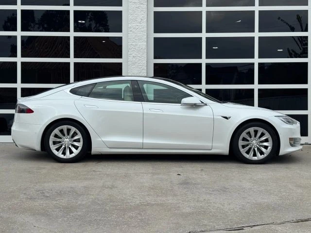 2020 Tesla Model S - Image 13 of 21