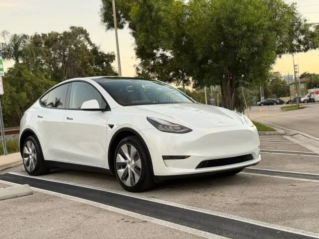 2020 Tesla Model S - Image 7 of 21