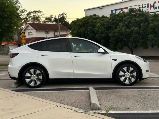 2020 Tesla Model S - Image 14 of 21