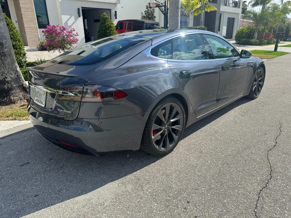 2020 Tesla Model S - Image 18 of 31