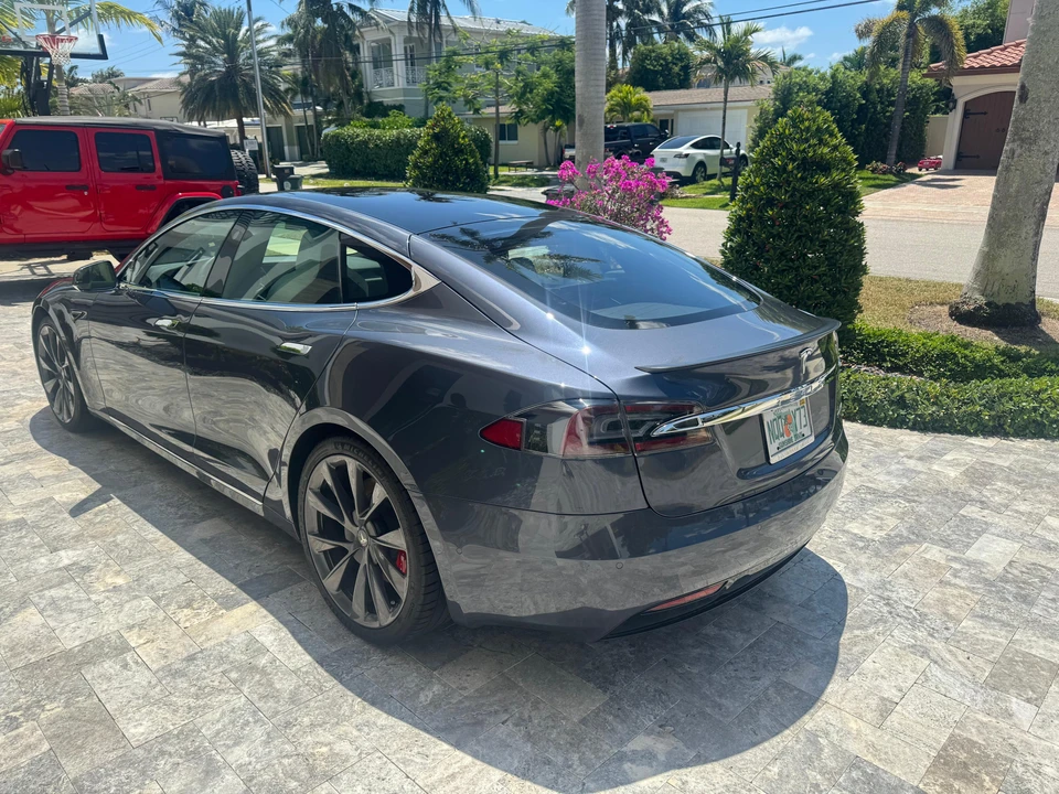 2020 Tesla Model S - Image 14 of 31