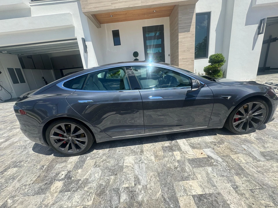 2020 Tesla Model S - Image 20 of 31