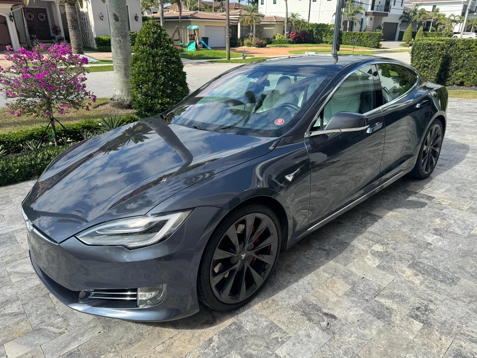 2020 Tesla Model S - Image 9 of 31