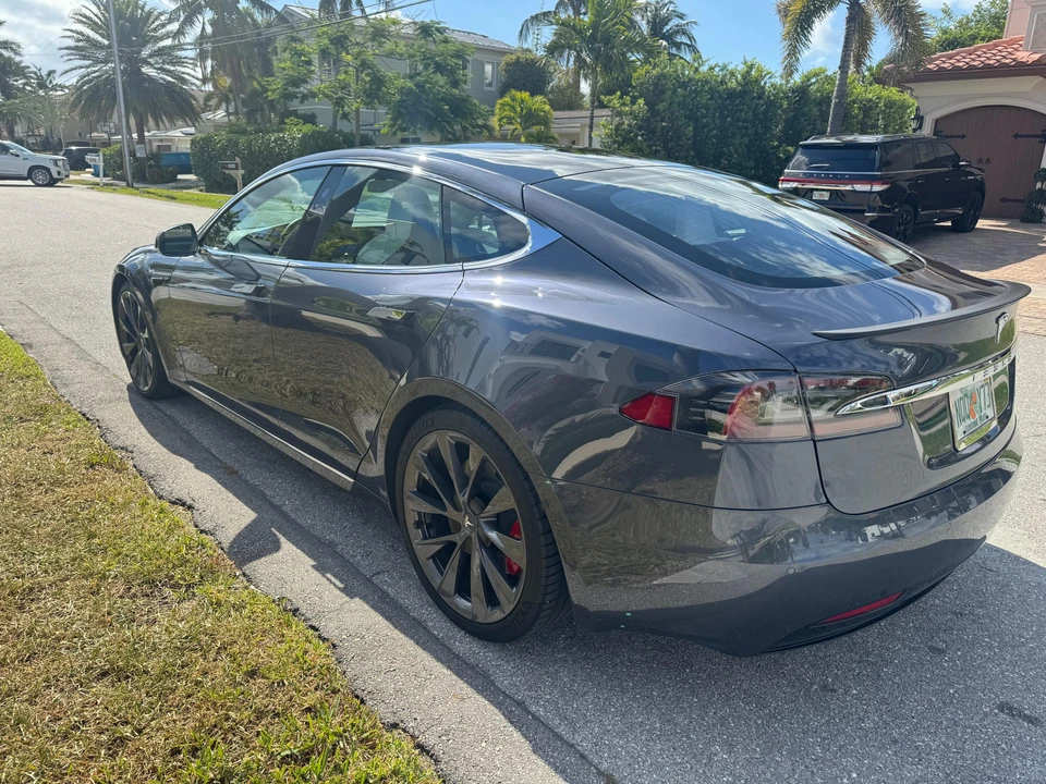 2020 Tesla Model S - Image 13 of 31