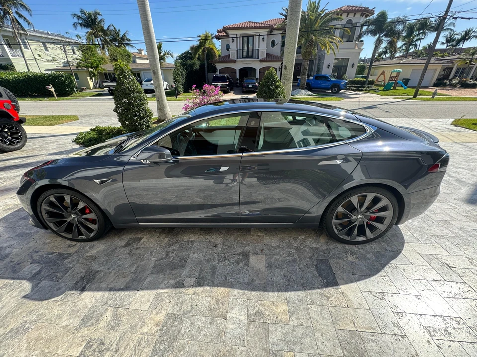 2020 Tesla Model S - Image 12 of 31