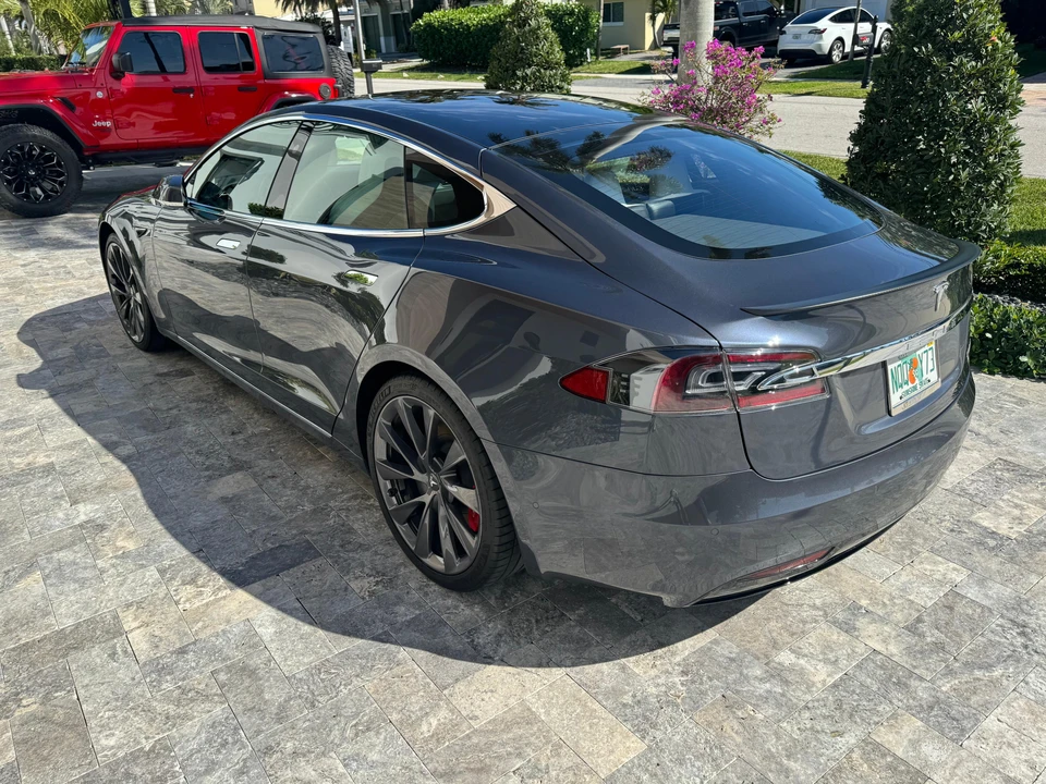 2020 Tesla Model S - Image 15 of 31
