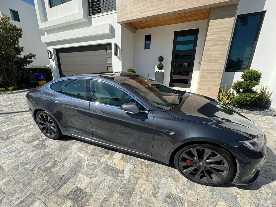 2020 Tesla Model S - Image 22 of 31