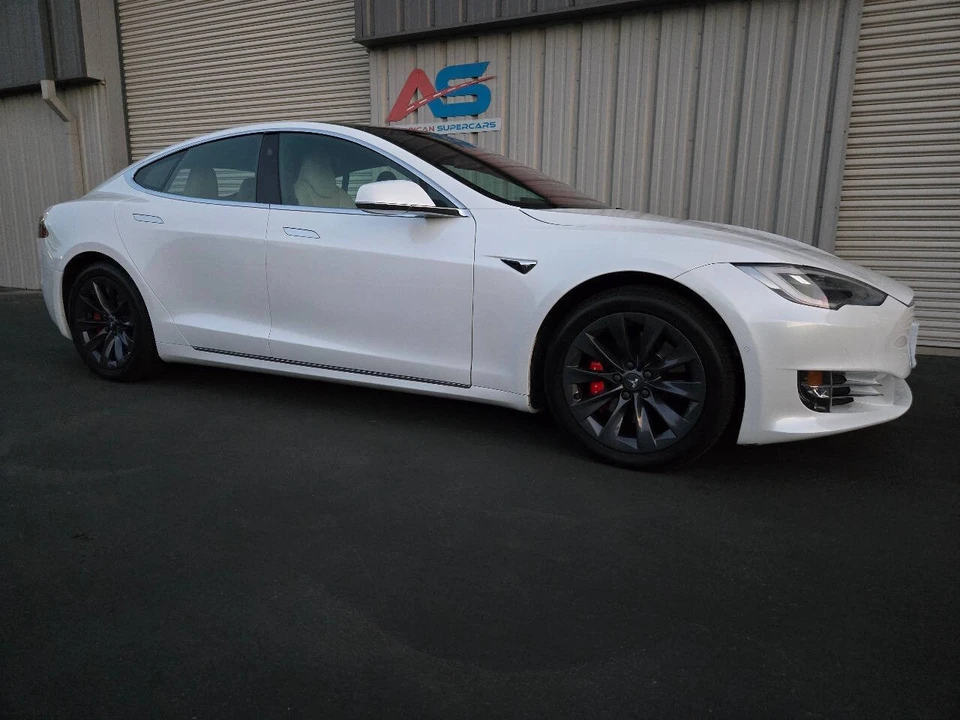 2020 Tesla Model S - Image 10 of 21